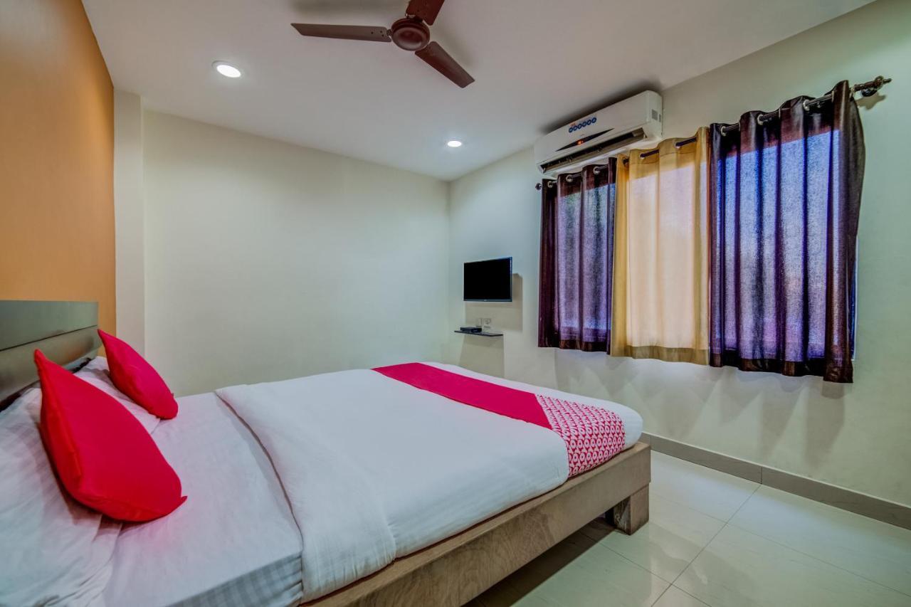 Oyo 18431 Hotel Celestee Grand ハイデラバード エクステリア 写真