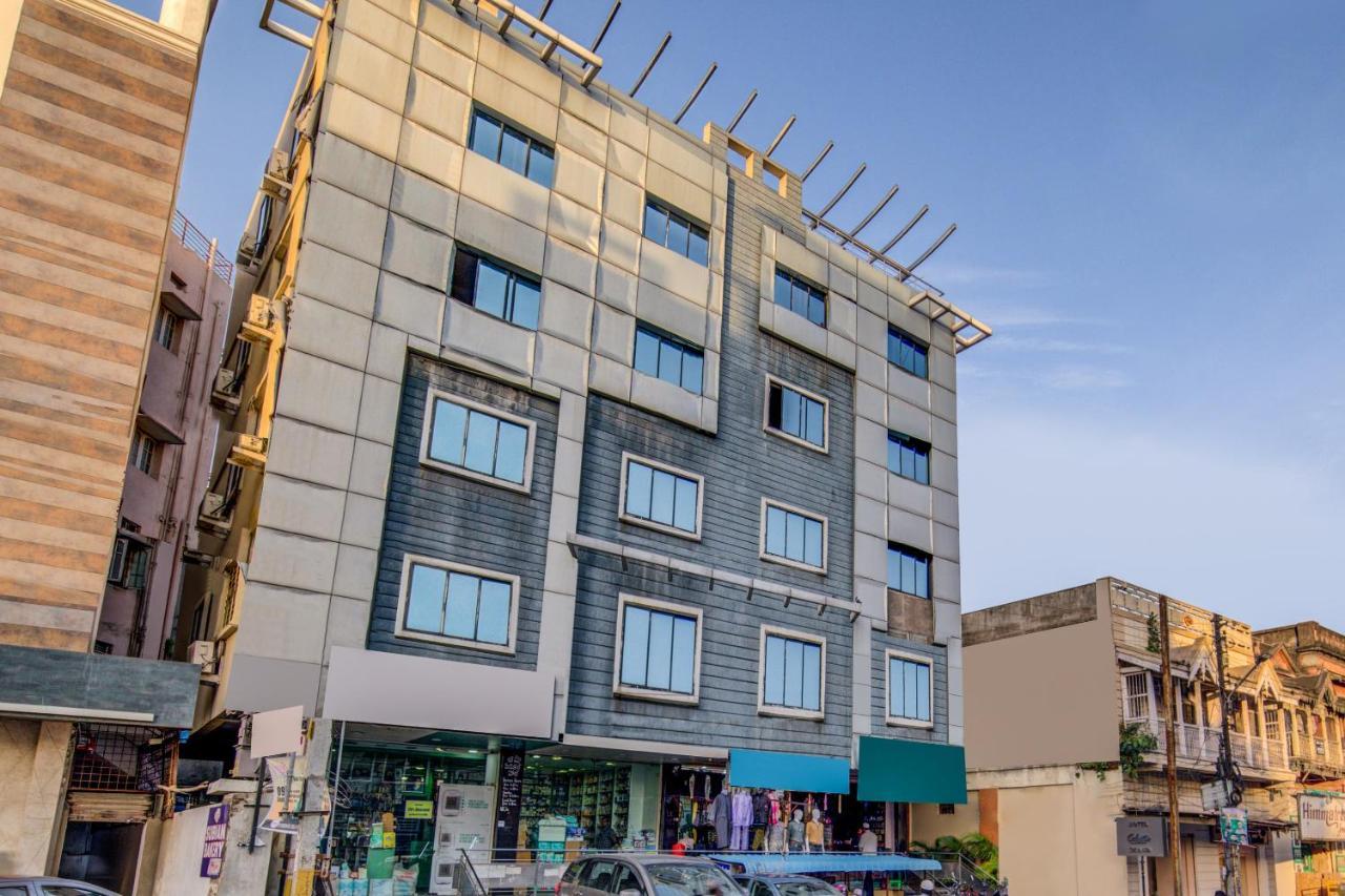 Oyo 18431 Hotel Celestee Grand ハイデラバード エクステリア 写真